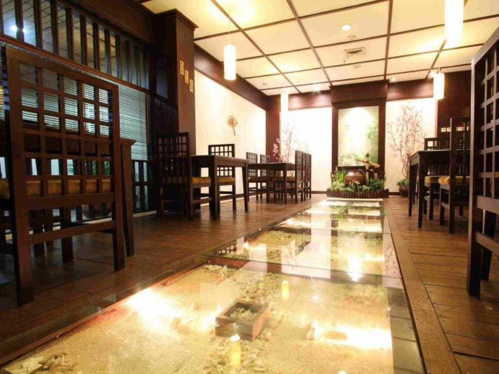 Regent'S Park Hotel Malang Extérieur photo