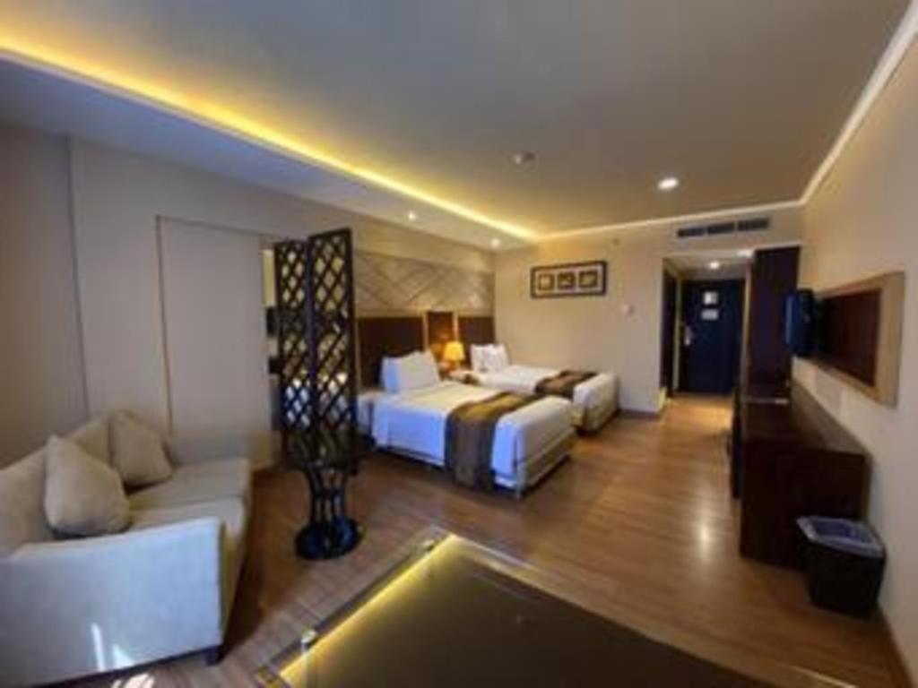 Regent'S Park Hotel Malang Extérieur photo